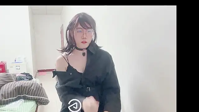 yahanr online show from December 4, 11:01 am