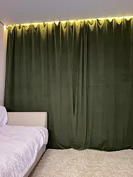 LoveLuna  online show from February 4, 8:12 pm