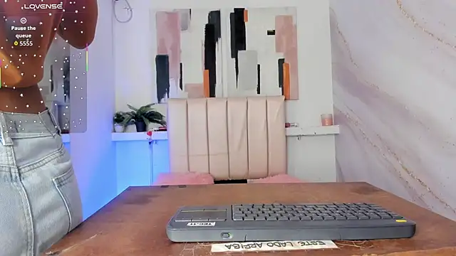 miranda villa online show from December 2, 12:29 pm