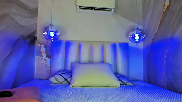 LottiCarter online show from April 16, 7:57 pm