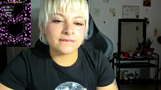sammymoon online show from July 1, 3:44 pm