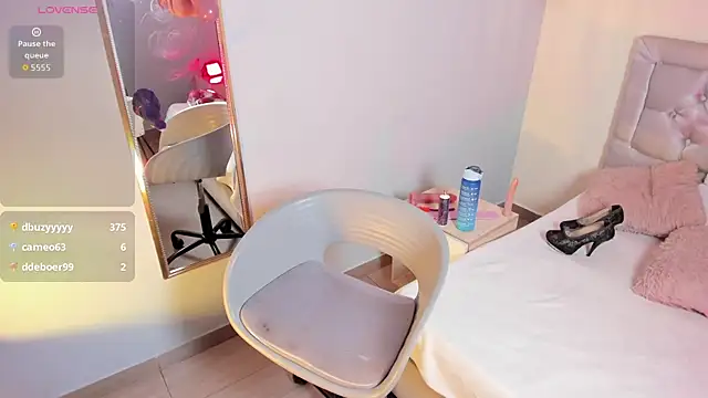 escarleth   online show from November 15, 7:37 pm