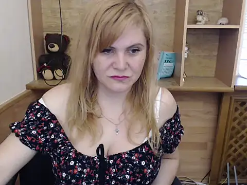 DaniellaKiss online show from May 26, 1:32 pm