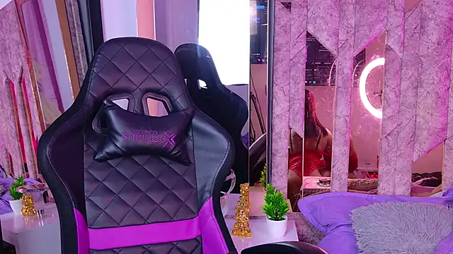 SarahBrunet online show from February 18, 1:16 am