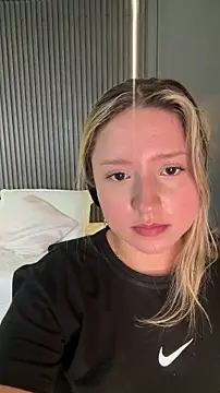 MiaPetit  online show from November 15, 1:17 am