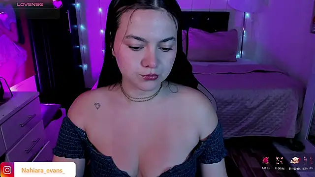 NahiaraEvans  online show from November 21, 4:31 pm