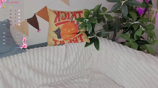 LilyBelll online show from October 16, 6:16 am