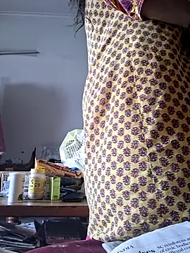 cutiecatty21 online show from August 6, 8:21 am