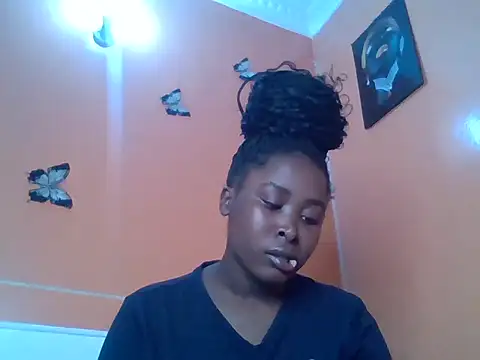 Moonfades online show from December 19, 9:45 am