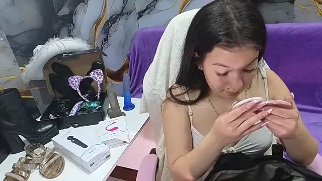 lilimini032 online show from October 27, 7:41 pm