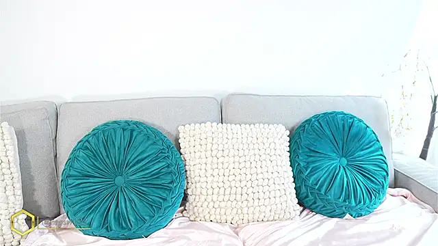 Megan Lim online show from November 11, 8:17 pm