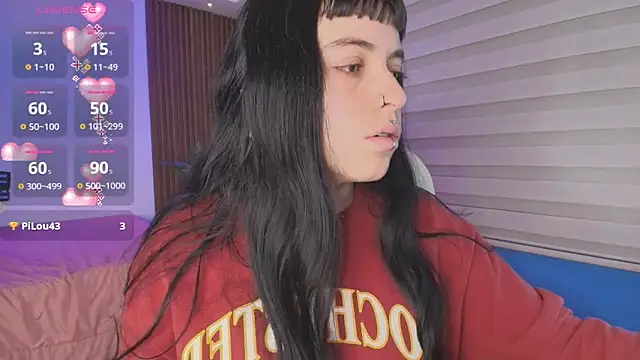 Snapshot of Lucy_Smith2 chatting on October 8, 8:02 pm Lucy Smith2 online show from October 8, 8:02 pm