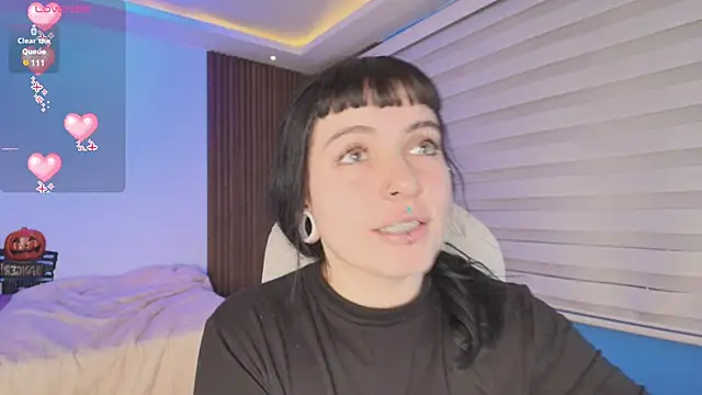 Snapshot of Lucy_Smith2 chatting on October 6, 7:51 pm Lucy Smith2 online show from October 6, 7:51 pm