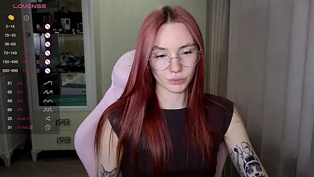 littlevildevil online show from October 21, 10:52 am