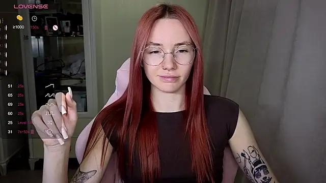 littlevildevil online show from October 28, 10:43 am