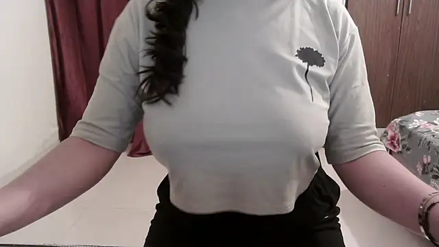 Snapshot of ANANYA-TIWARI chatting on September 30, 5:18 pm ANANYA-TIWARI online show from September 30, 5:18 pm