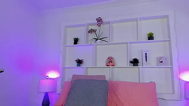 Jenifer Diaz online show from April 15, 2:28 pm