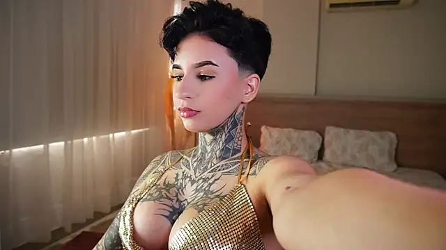 Snapshot of AliceShazaham_ chatting on October 18, 3:48 pm AliceShazaham online show from October 18, 3:48 pm