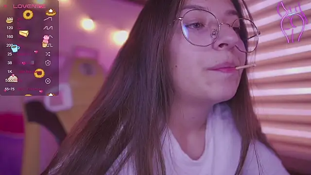 milly kenner online show from April 15, 7:58 pm