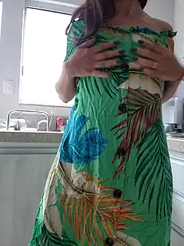 BrendaSun online show from November 9, 11:50 am