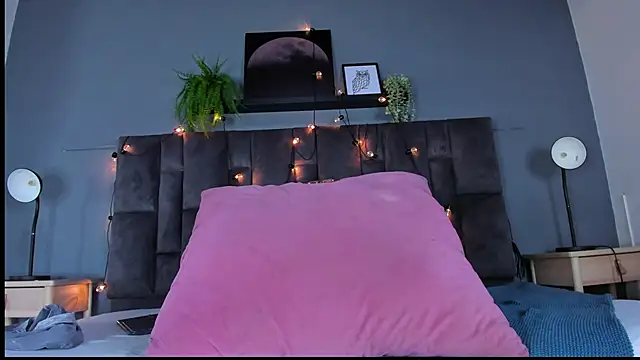 DulceAurora   online show from March 23, 1:34 am