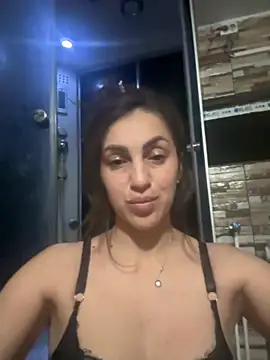 EmaSkyes online show from November 18, 7:48 pm