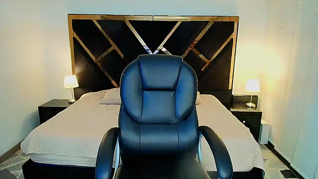 Amelie saenz online show from March 19, 7:51 pm