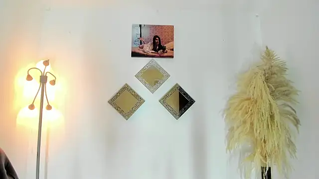 kattadoll online show from November 24, 10:45 pm