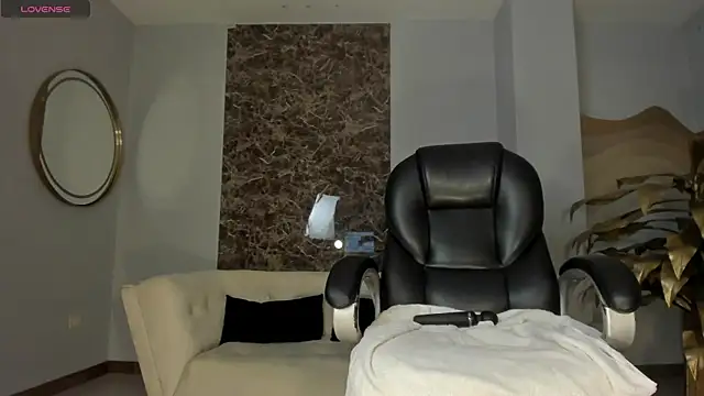 RebeccaHudson online show from March 31, 8:09 pm