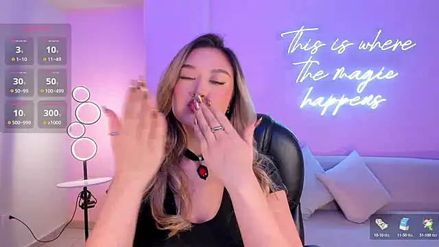 RebeccaHudson online show from October 25, 7:32 pm