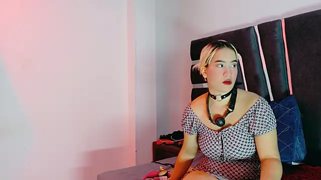 AliceandMax online show from April 13, 2:07 pm