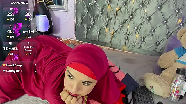 AliaAsad online show from November 5, 1:49 pm