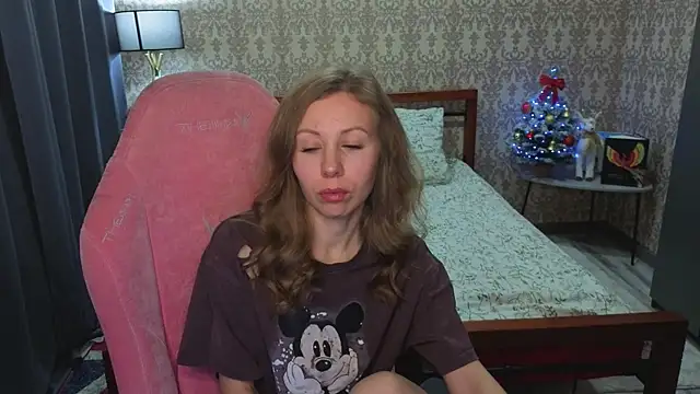 Lill Mary online show from December 22, 3:31 am