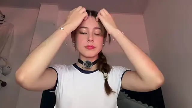 alice guerin  online show from April 8, 2:46 am