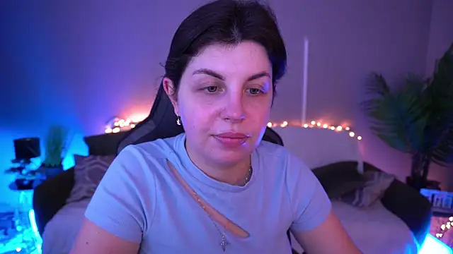 MirandaWong online show from March 18, 5:56 am