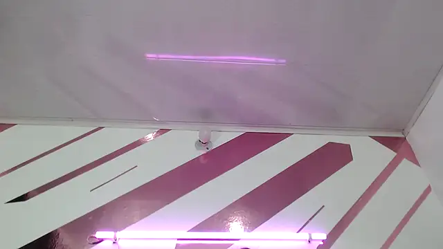 Kitten Hot  online show from February 12, 1:18 am