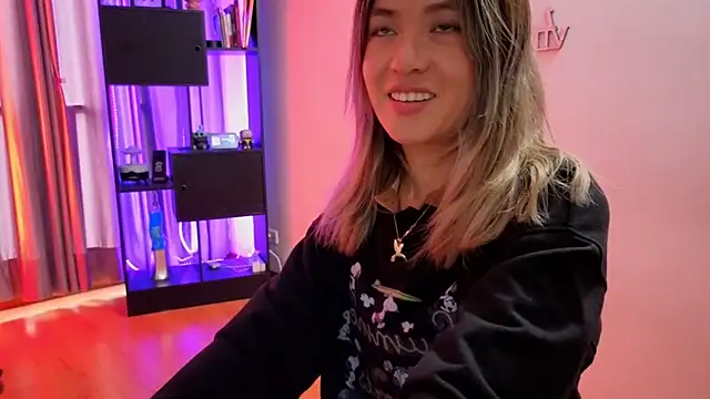 sexfire lalita online show from April 6, 4:41 pm