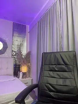 liss black online show from April 15, 4:02 am