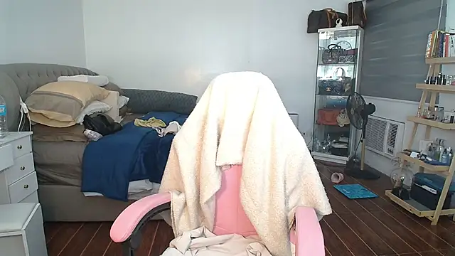 aya saki online show from September 20, 7:50 am