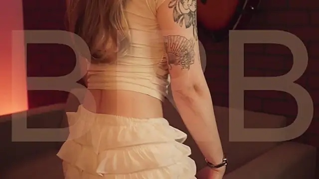 EllieCutes online show from December 20, 8:29 am