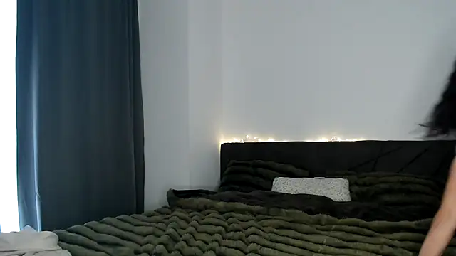 ElizabethAC online show from February 9, 11:01 am