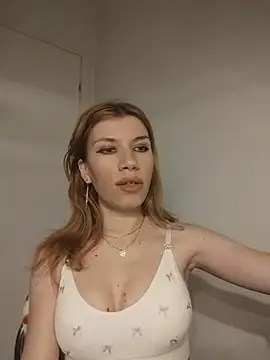 EvyLure online show from April 1, 4:48 pm