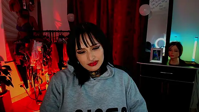 TinnaDawsom online show from November 23, 2:58 am