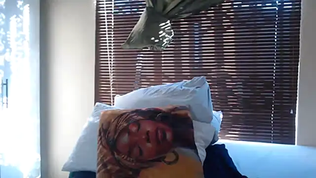 Foxybrownxx1 online show from April 5, 5:50 am