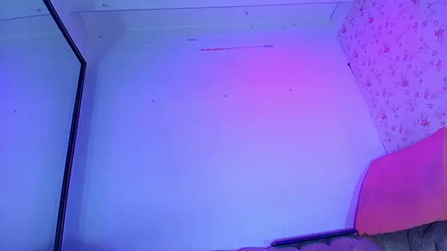 kira mz online show from September 23, 11:52 am