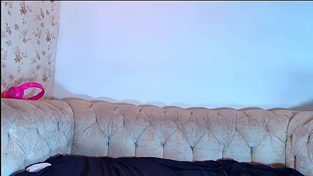 kira mz online show from September 30, 12:44 pm