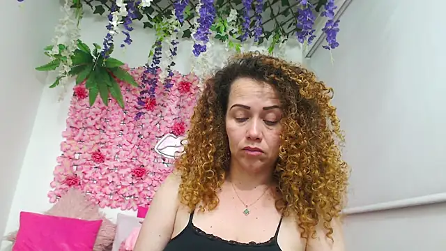 BLONDE SEXYHOT online show from December 16, 12:27 am