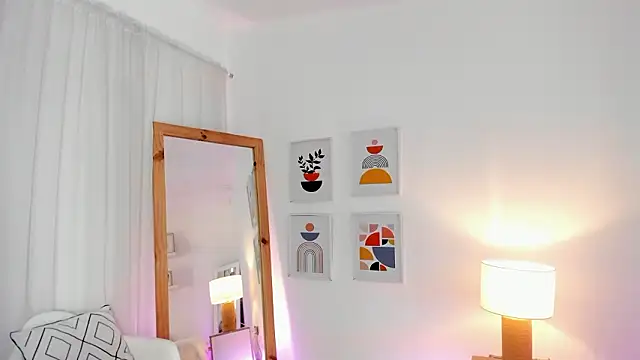 viooletaa online show from February 5, 7:50 pm