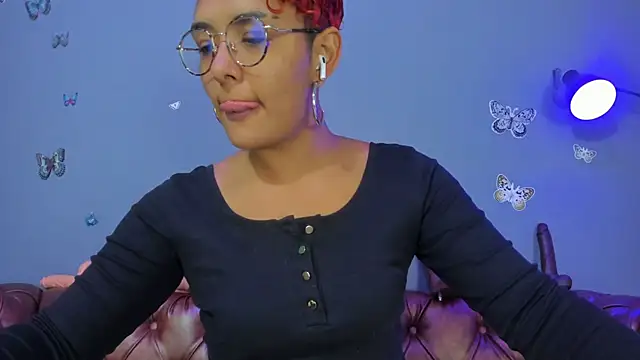 Kaira mosse online show from March 18, 11:59 am