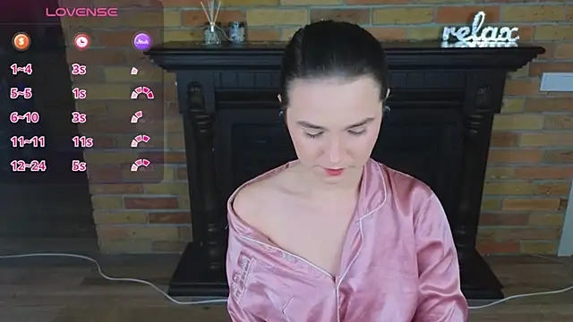 Ellie Sunset online show from February 15, 3:00 pm